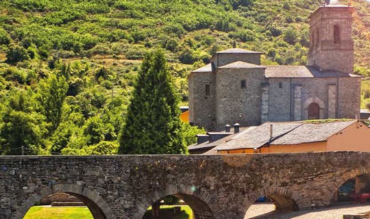 Molinaseca Bridge in El Bierzo in Spain